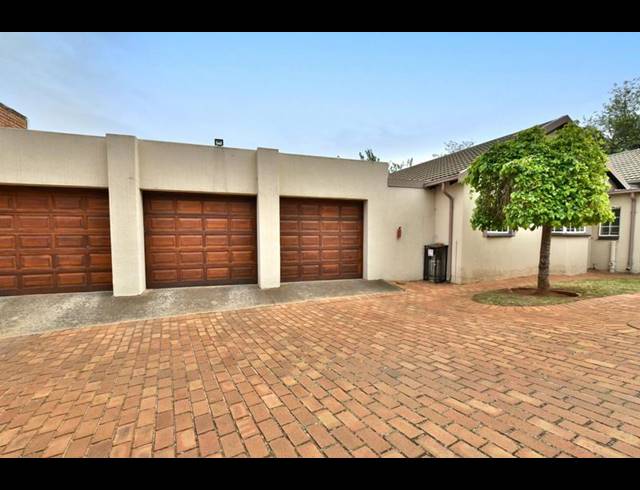 4 BEDROOM HOUSE FOR SALE IN OAKDENE